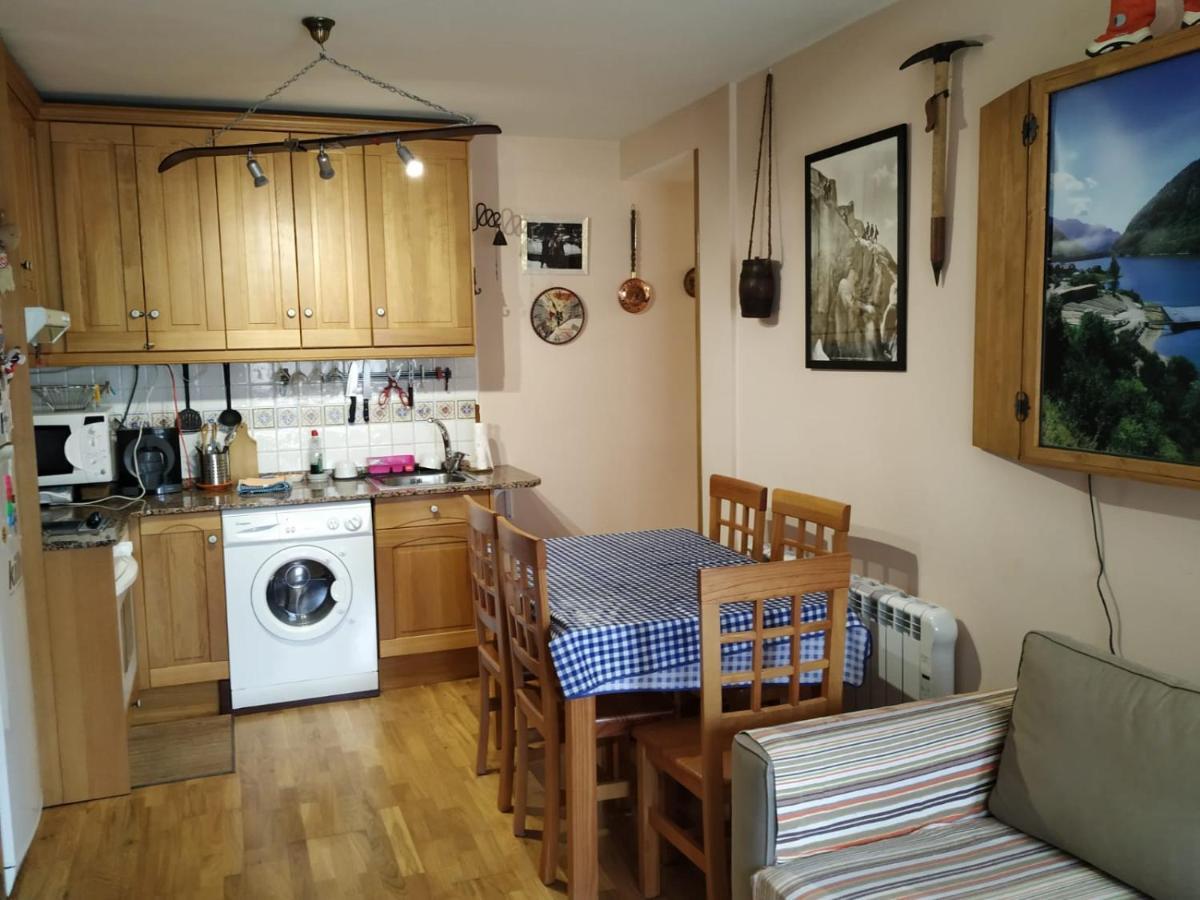 Apartamento En Escarrilla, ซาเยนต์ เด กาเยโก ภายนอก รูปภาพ